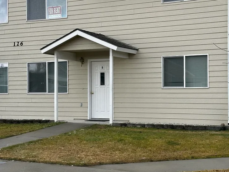 Apartment in 4-Plex in Stevensville Town – Available Now