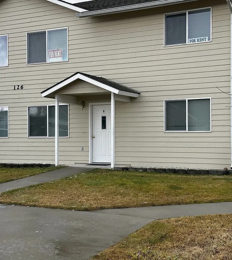 Apartment in 4-Plex in Stevensville Town – Available Now